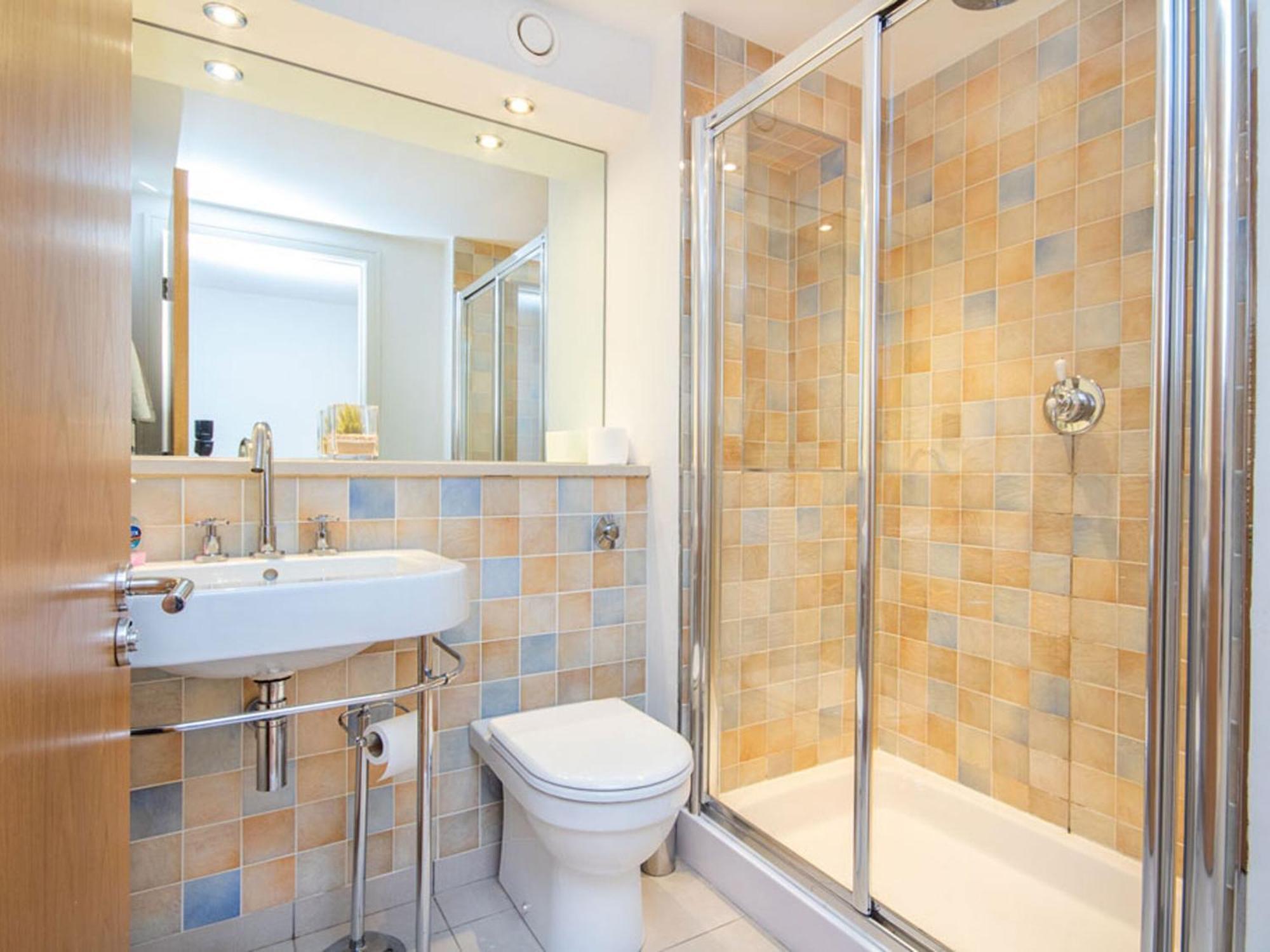 אינברנס 206 By The Bridge Apartment מראה חיצוני תמונה
