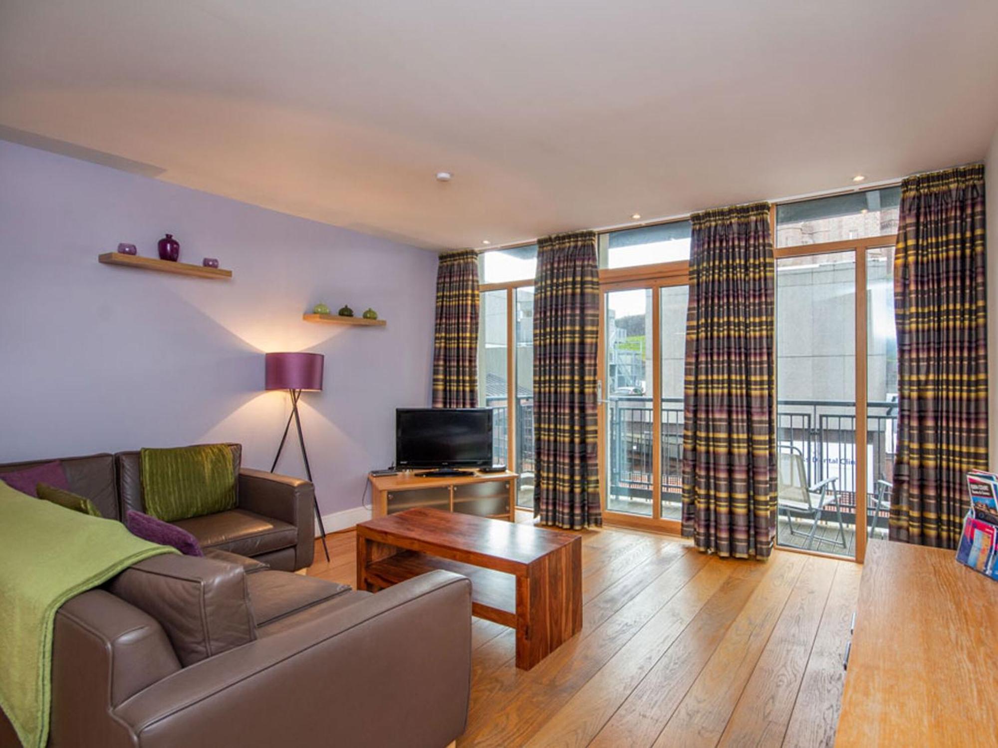 אינברנס 206 By The Bridge Apartment מראה חיצוני תמונה