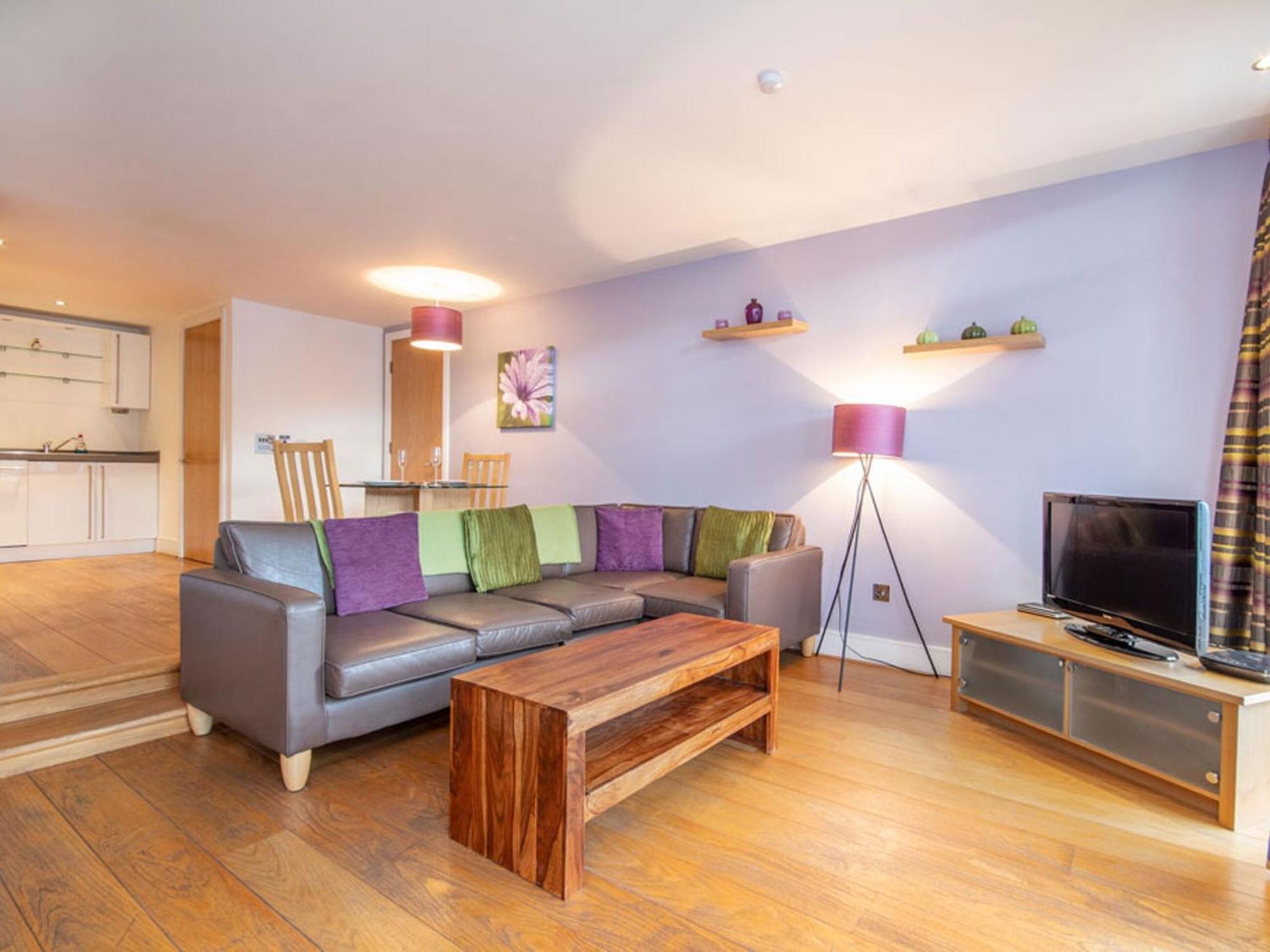 אינברנס 206 By The Bridge Apartment מראה חיצוני תמונה